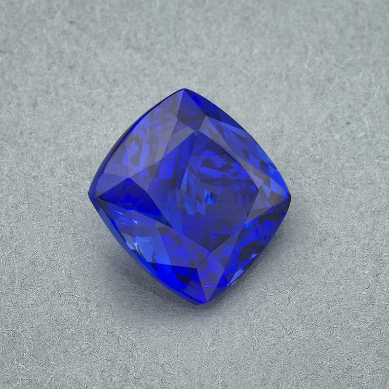 Cushion Cut Tanzanite Gemstone : 8.52 carats